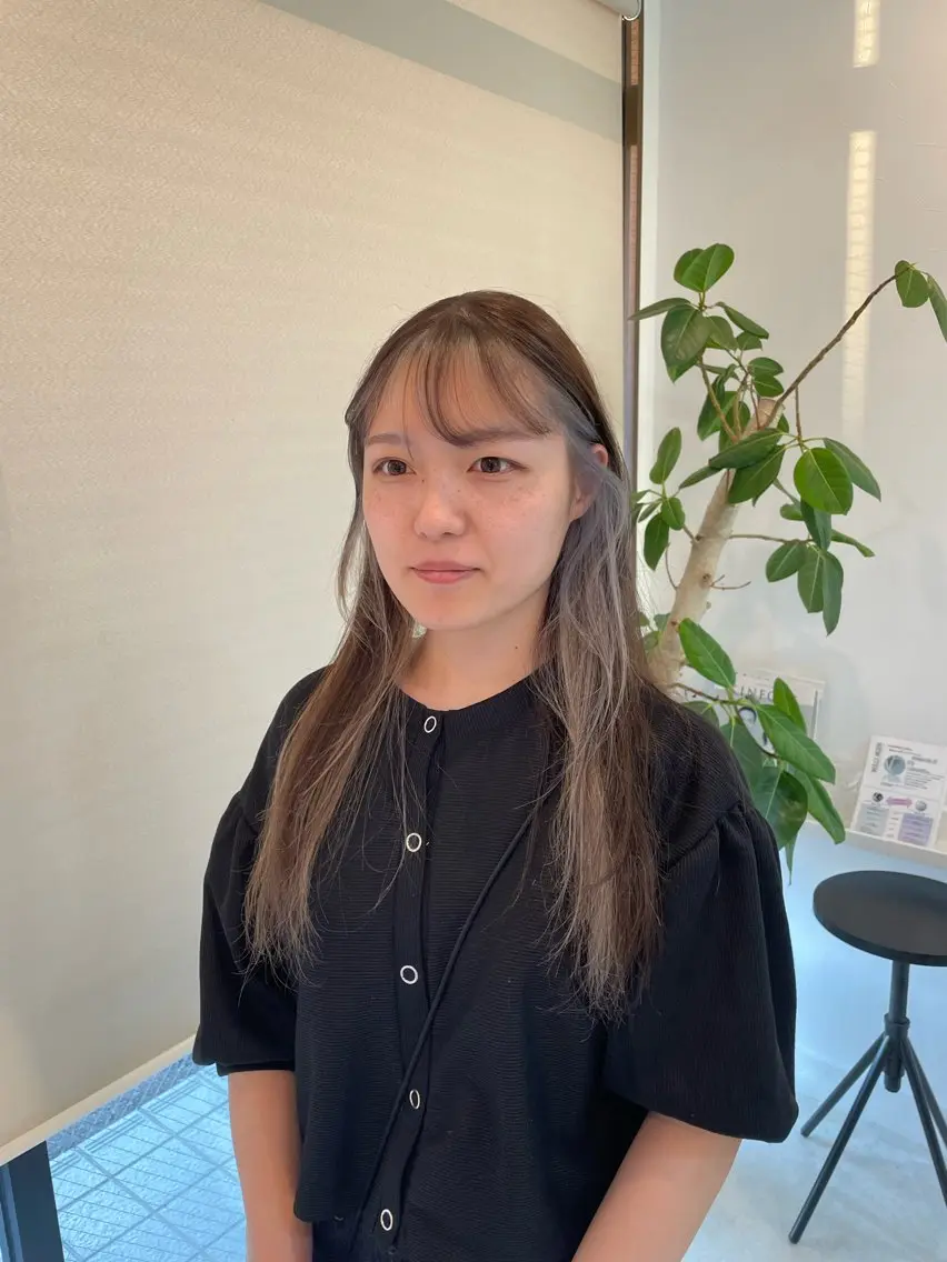 ロング カラー ブリーチ グレージュ インナーカラー 前川 瑞希のヘアスタイル
