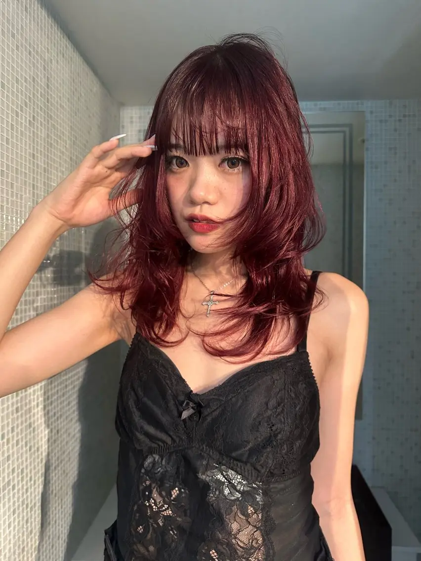 セミロング カラー ヘアアレンジ MIYU/ケアブリ ーチカラー／デザインのヘアスタイル