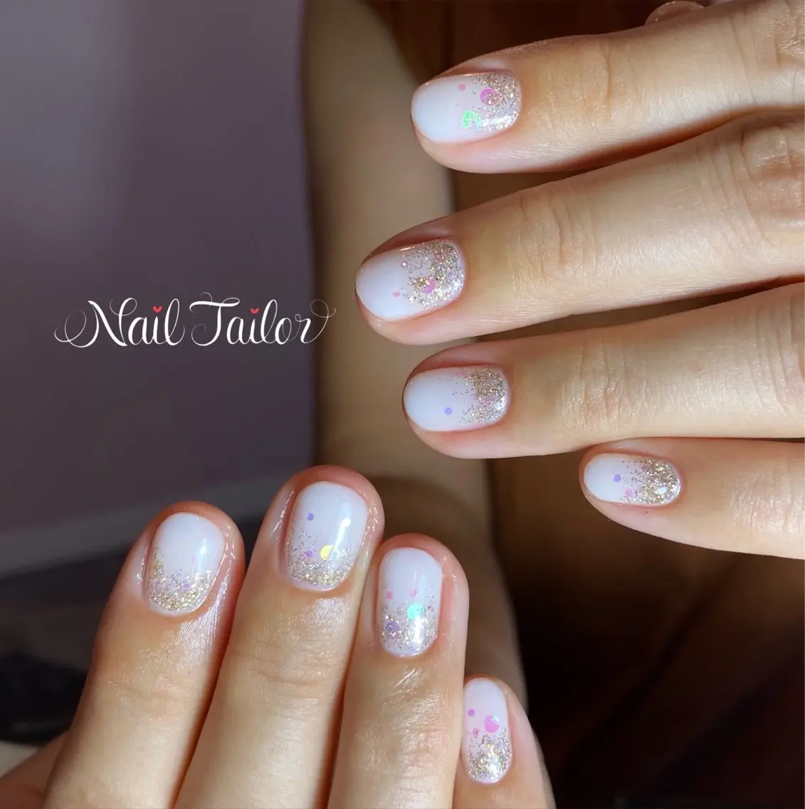 ネイル フラッシュネイル ジェルネイル ゴールド ホログラムネイル キラキラネイル ハンドネイル NailTailor ネイルテイラーのネイルデザイン