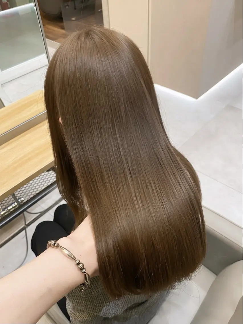 ミディアム カラー ヘアアレンジ ベージュカラー ブリーチ ブラウンカラー 透明感カラー ダブルカラー ヘアカラー トリートメント ヘアセット 赤み消し🫧韓国ヘア 🫧藤岡誠也のヘアスタイル