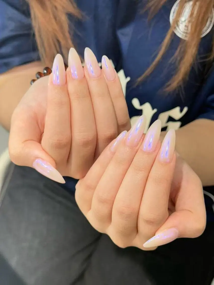 ネイル オーロラネイル チークネイル 長さ出し フレンチネイル ジェルネイル Sun Nail linaのネイルデザイン