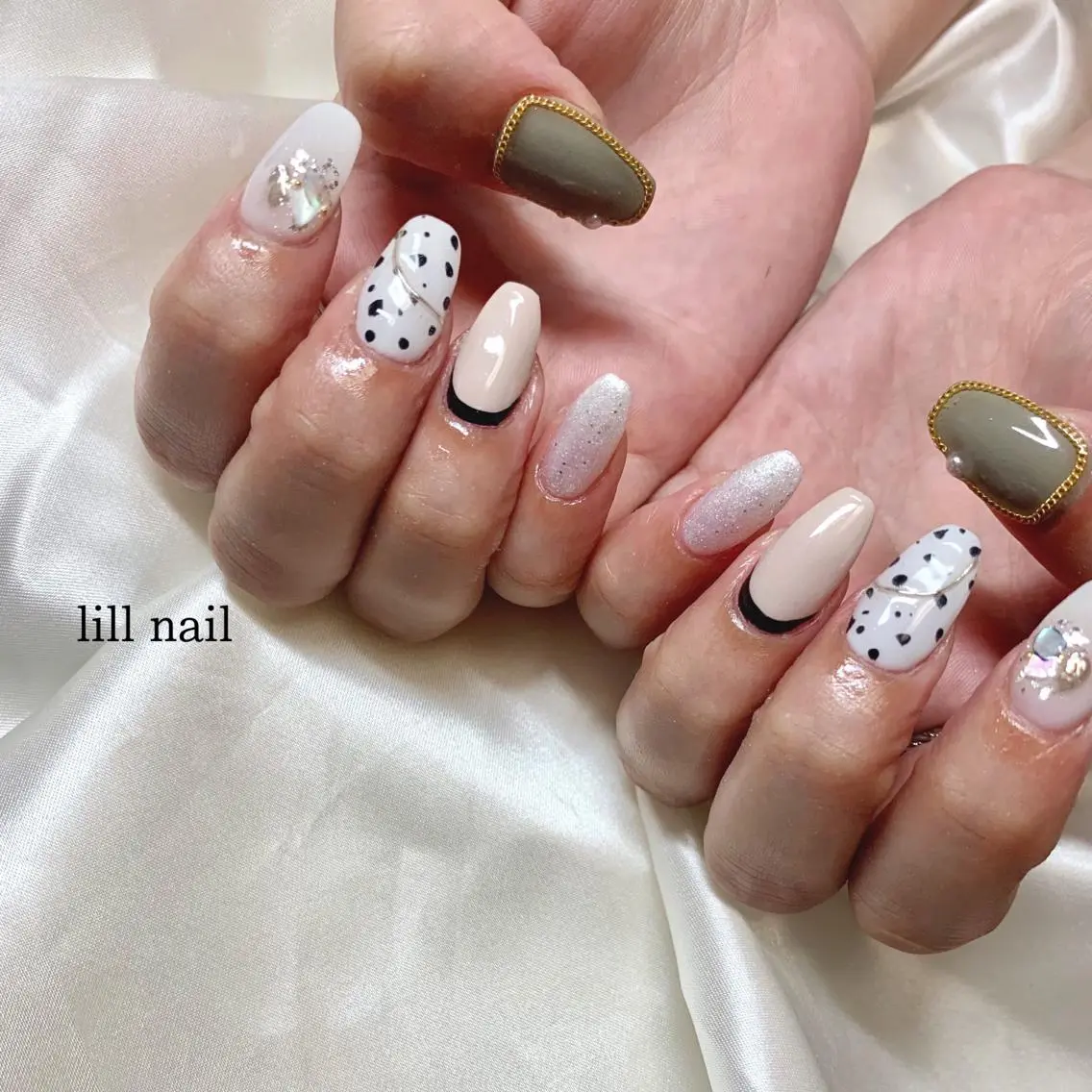ミディアム pllia beautyのネイルデザイン
