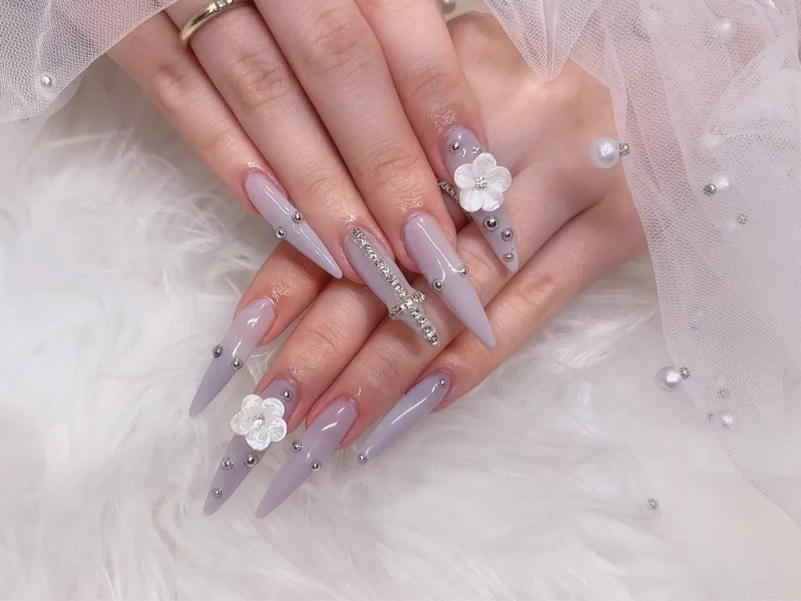 ネイル フラワーネイル ロングネイル ネイルチップ Y. 🍒maki🍒ྀིのネイルデザイン
