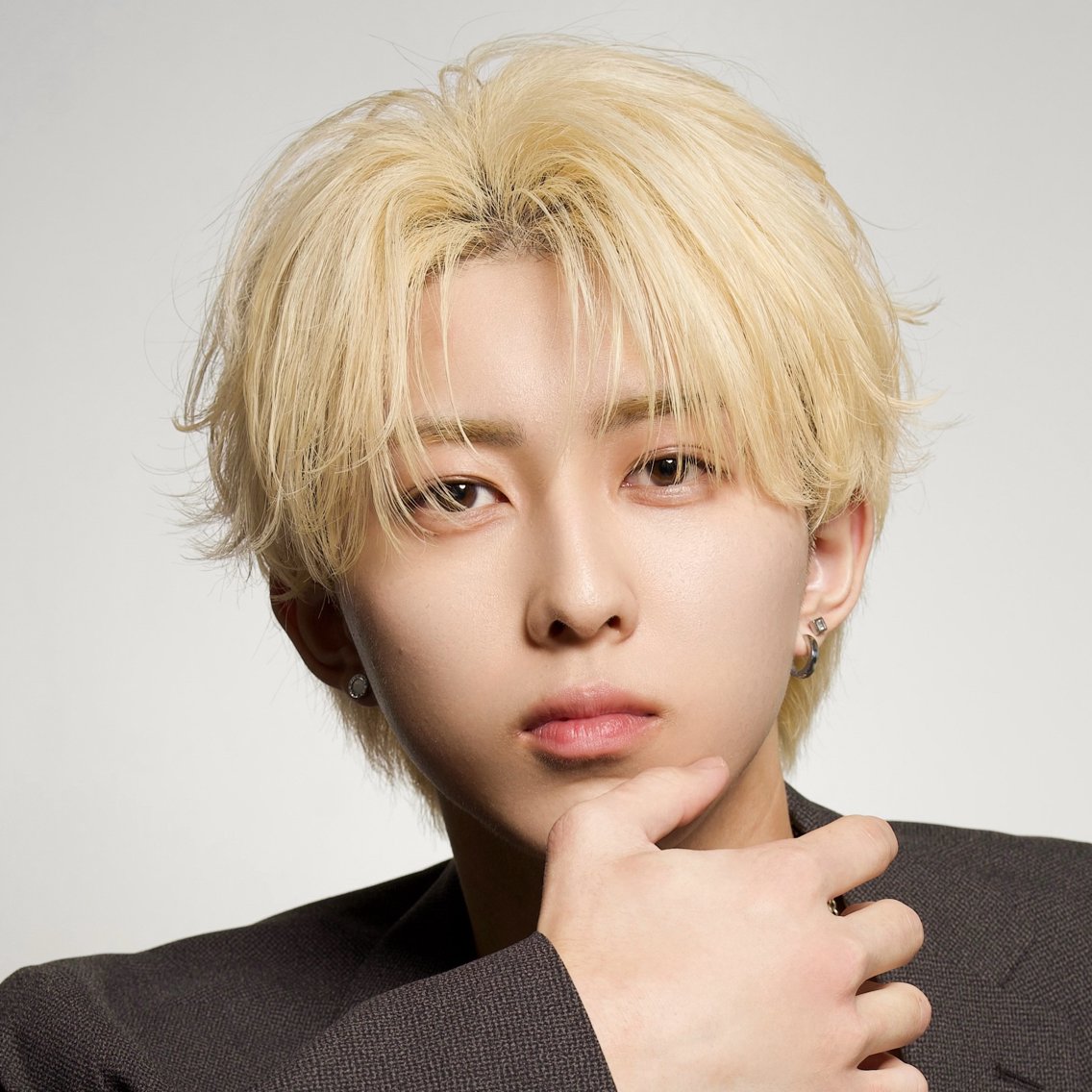 ショート パーマ ヘアアレンジ メンズ メンズハイトーン メンズ韓国風 マッシュ 韓国風ヘア 柴﨑 悠利 天神 メンズカットのヘアスタイル