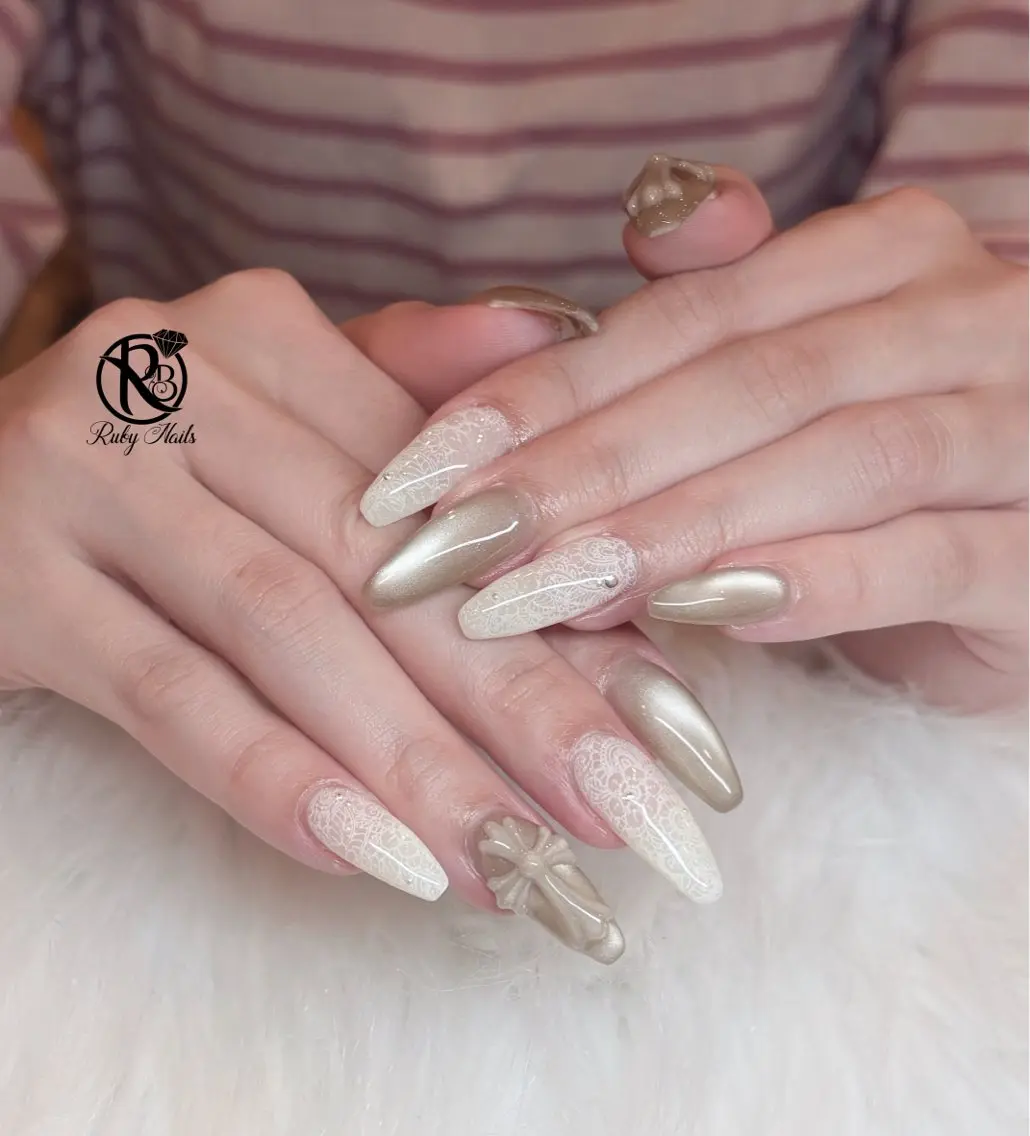 ネイル ボルドー ブラウン チークネイル ドット フットネイル ハンドネイル RUBY Nail 日暮里店のネイルデザイン