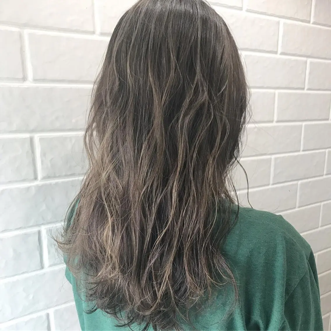 セミロング カット ヘアカラー en Siena エンシエナのヘアスタイル