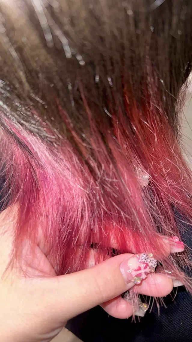 ショート カラー メンズ メンズインナーカラー ベージュカラー ブラウンカラー インナーカラー ピンクカラー カット ヘアカラー 🌼デザインカラー 🌼kumicoのヘアスタイル
