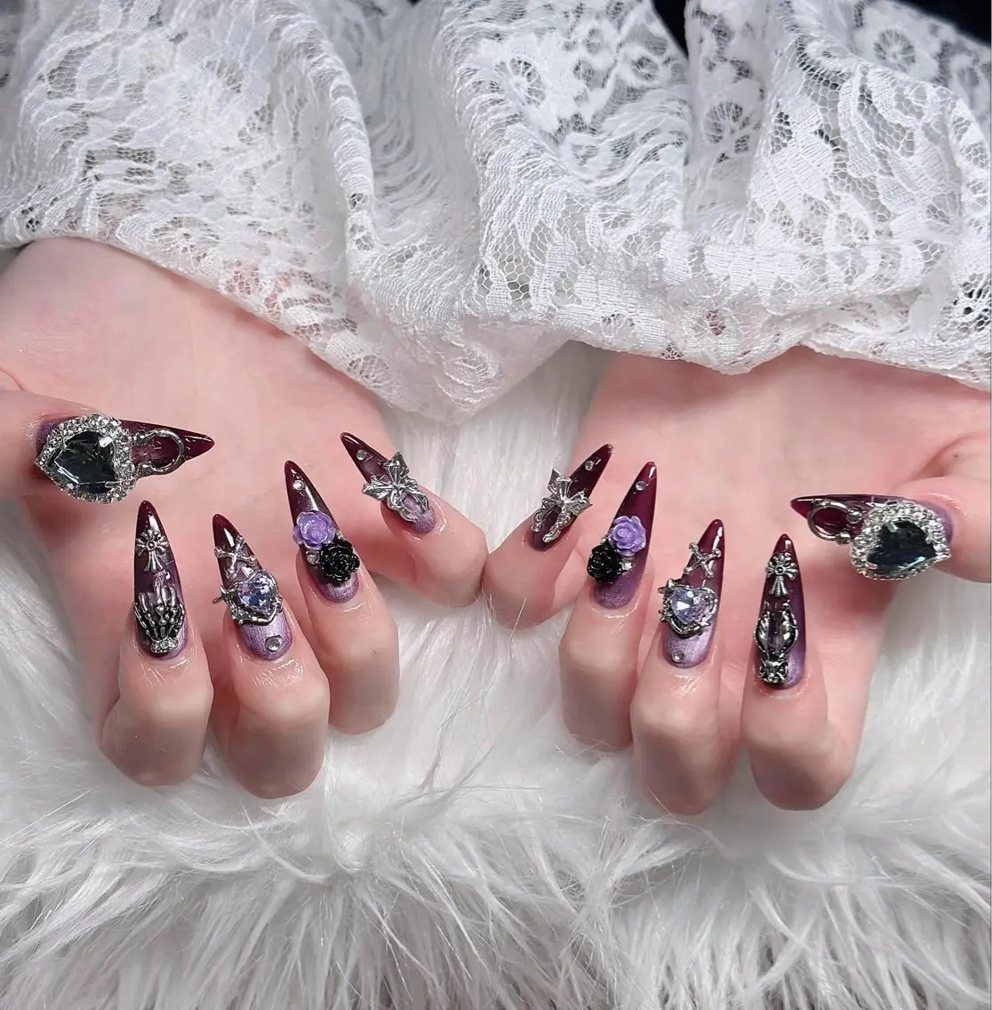 ネイル オーロラネイル フレンチネイル ジェルネイル ハロウィン キラキラネイル H.baby Nail Salonのネイルデザイン