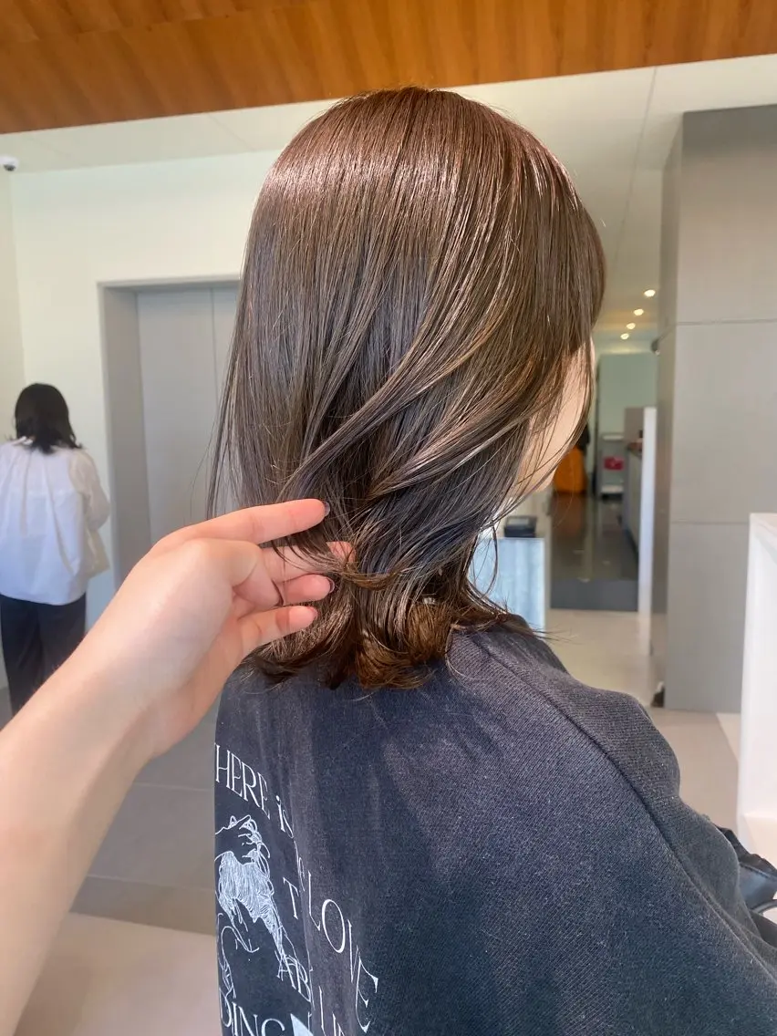 ミディアム レイヤーカット 🎀透明感× 暖色カラーつな🎀のヘアスタイル