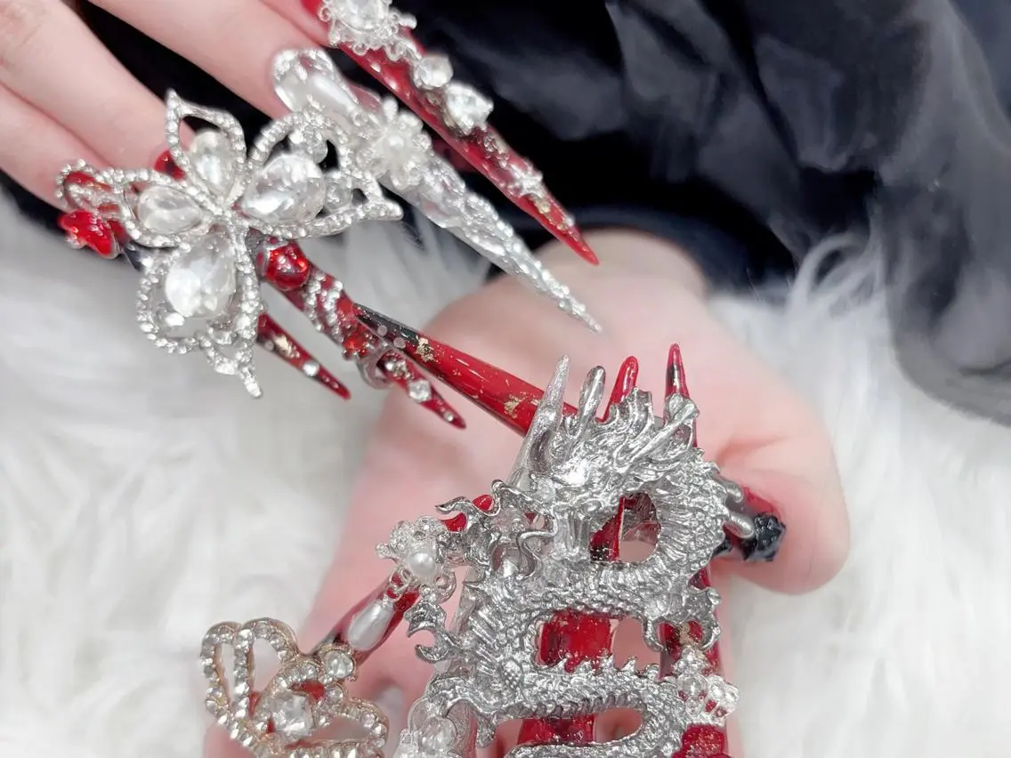 ネイル 長さ出し キラキラネイル 韓国ネイル ロングネイル 持ち込み ハンドネイル ハンドケア Yuki🌸 nailのネイルデザイン