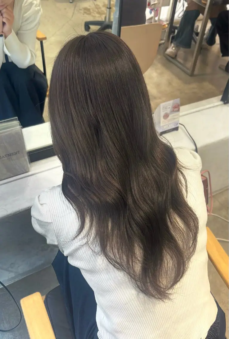 🎀平日限定🎀 【ロング～ミディアムカット ➕カラー ➕Aujua1step】の写真