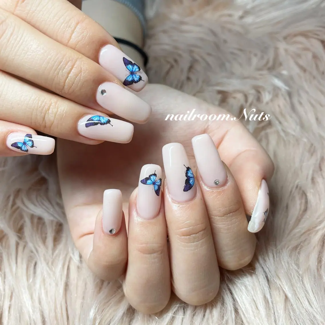 ネイル ストーンネイル ハンドネイル nailsalon Nutsのネイルデザイン