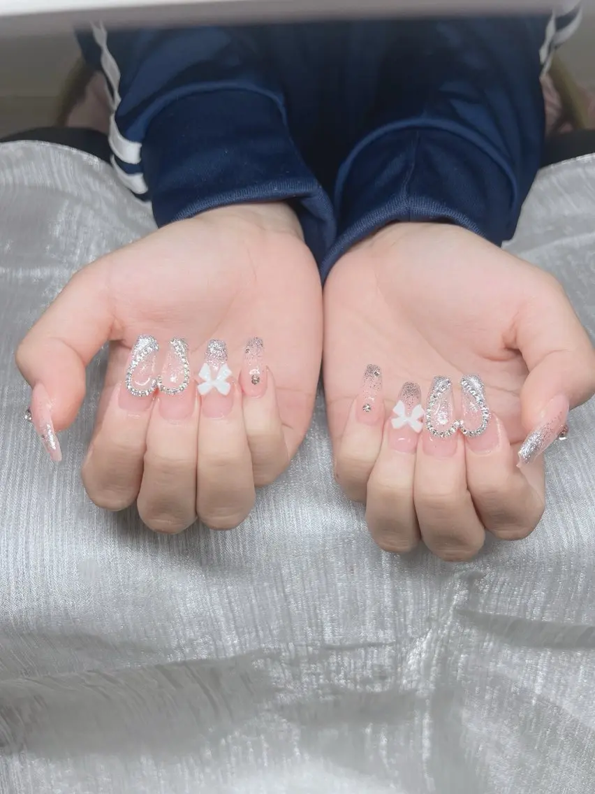 ネイル 長さ出し グラデーション 卒業式 キラキラネイル マグネットネイル Lee Nails チップ長さだし専門店のネイルデザイン