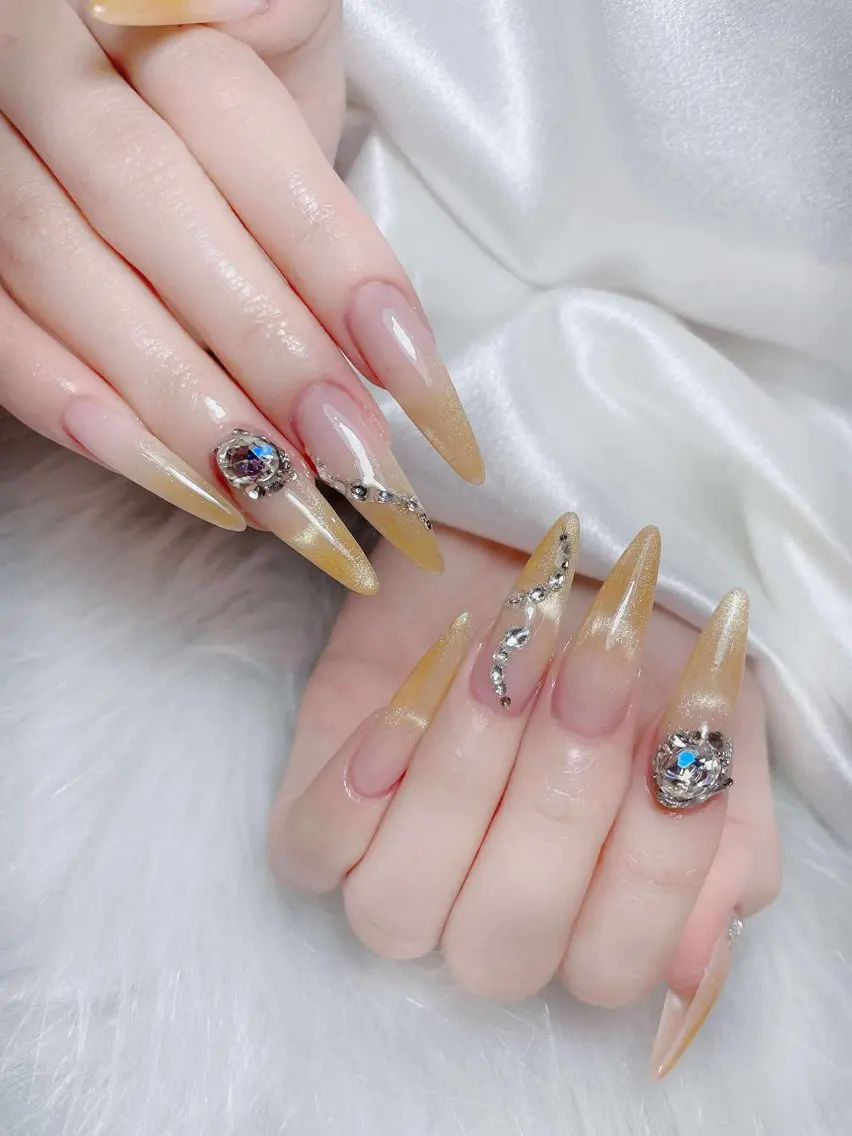 ネイル ハンドネイル Queen Nail Salonのネイルデザイン