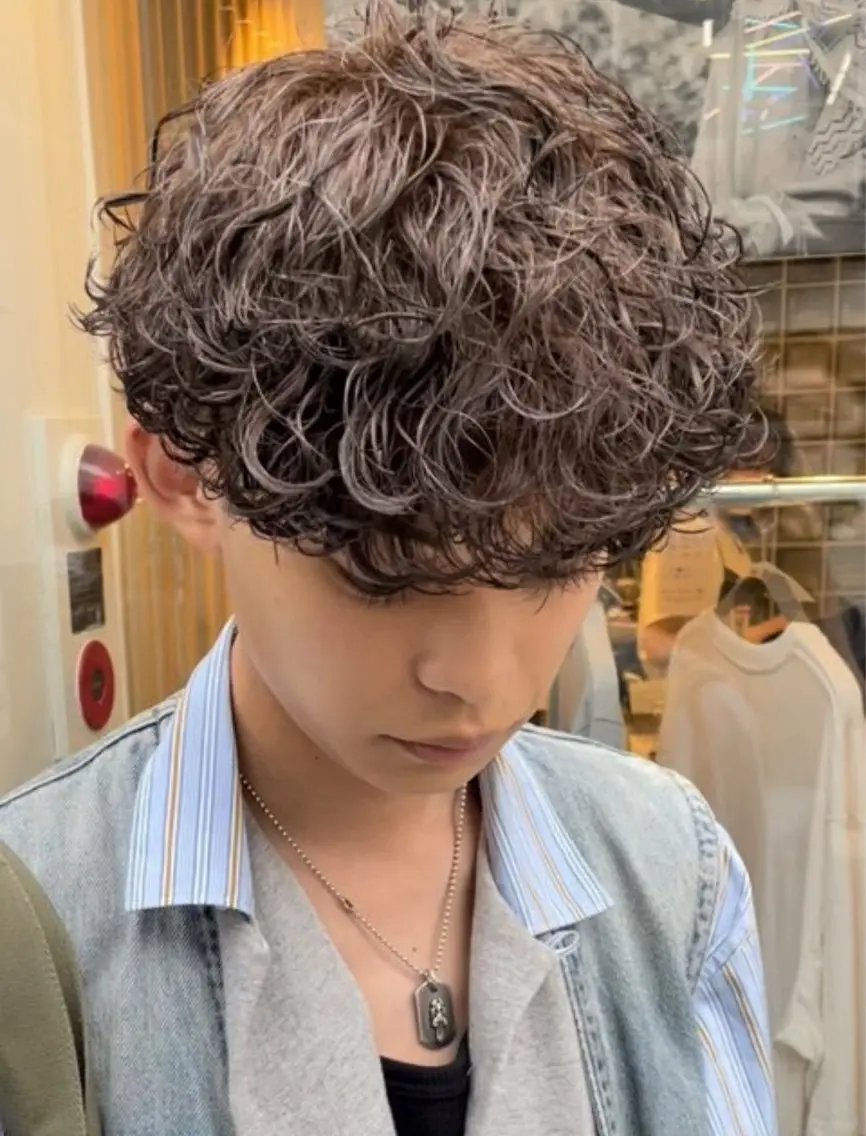 パーマ メンズ 中谷海里/フェザー パーマ/スパイキーのヘアスタイル