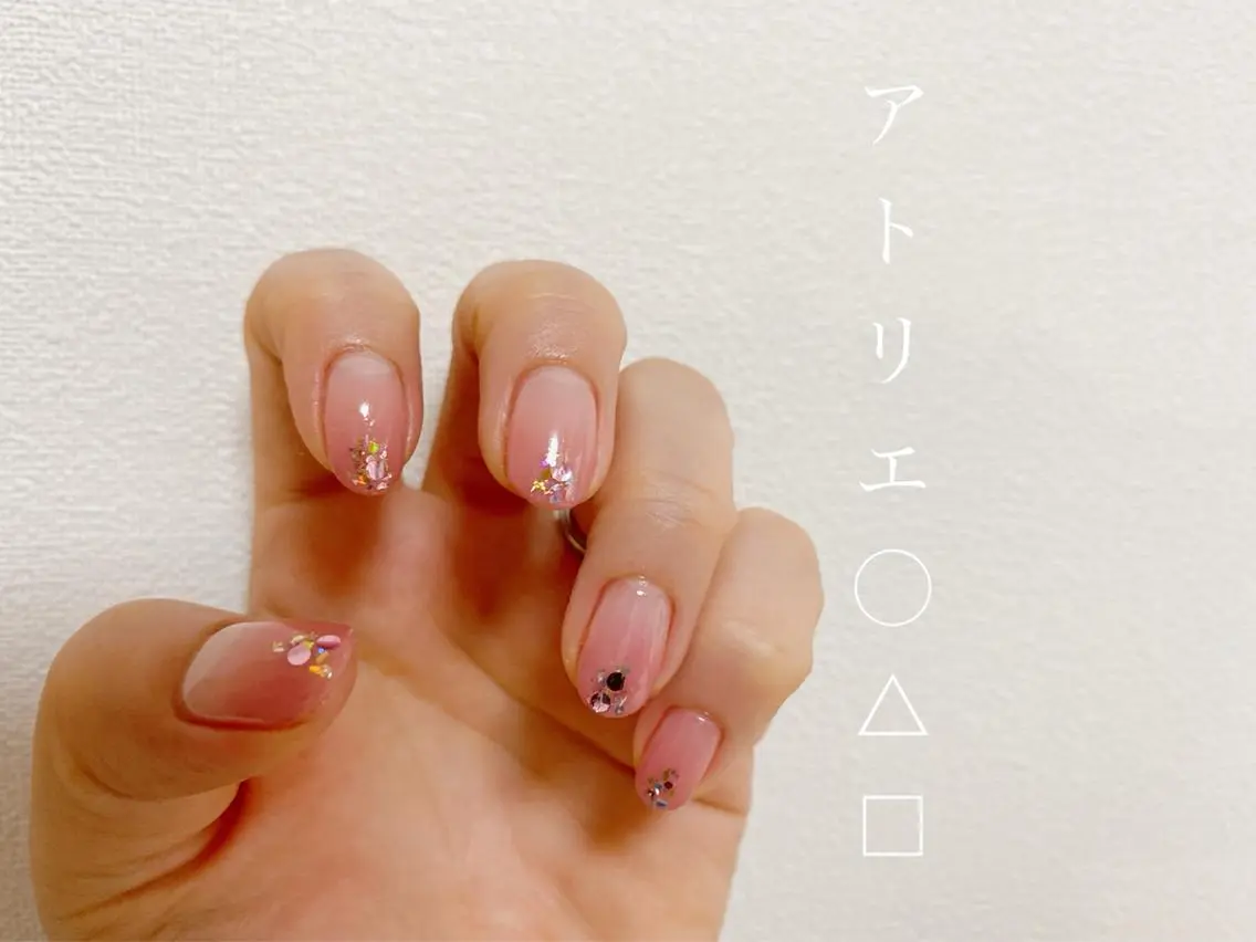 ネイル ニュアンスネイル シンプルネイル ハンドネイル アトリエ ○△□のネイルデザイン