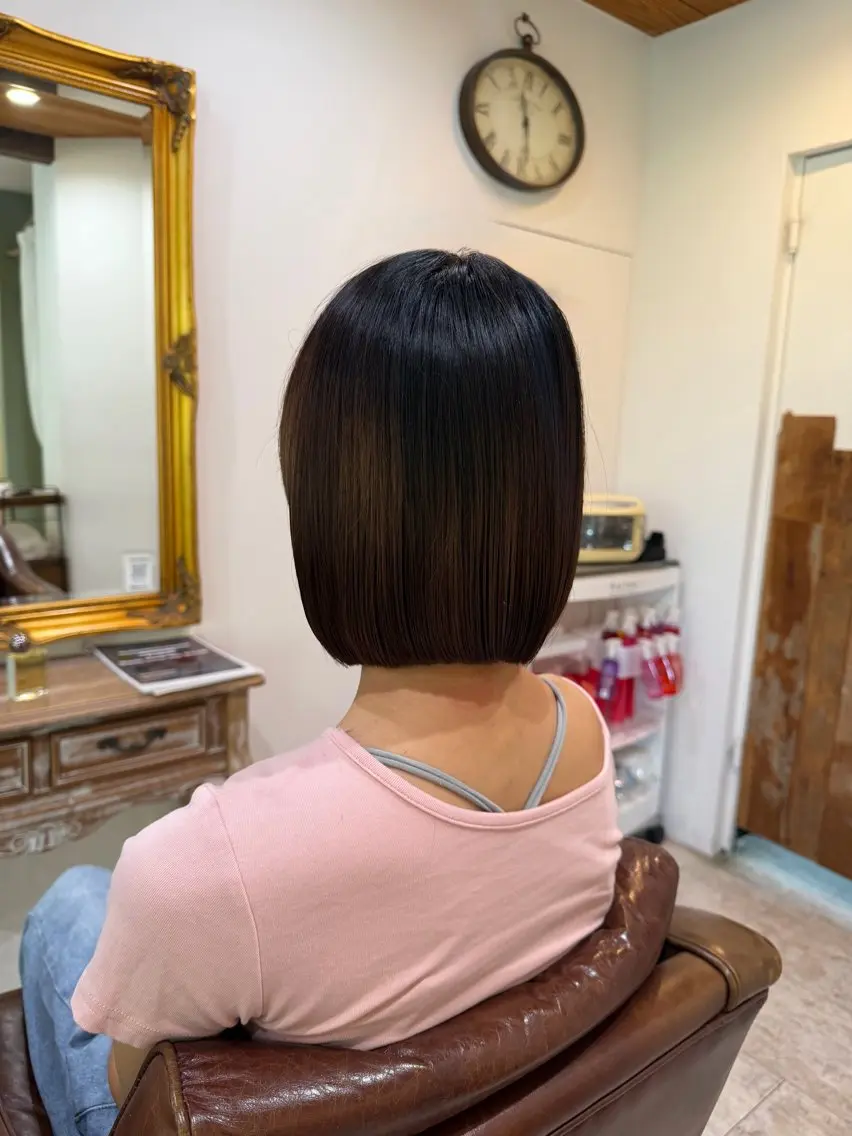 ミディアム ボブ カット 望月 芽依のヘアスタイル