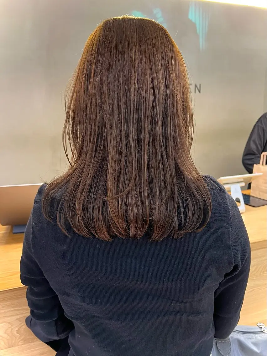 セミロング 外国人風カラー レイヤーカット レイヤーカット ＆透明感カラーのヘアスタイル