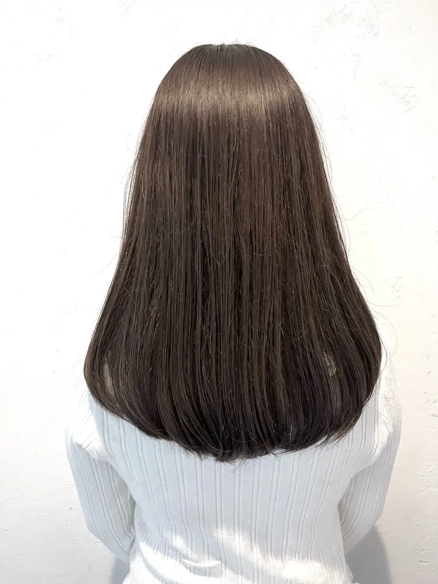 セミロング カラー 伊藤 さやかのヘアスタイル