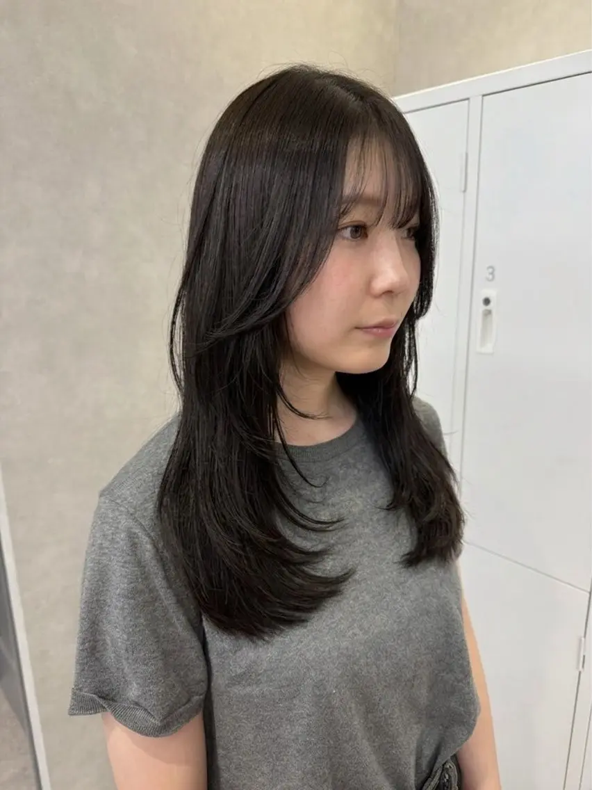 セミロング カット ヘアカラー トリートメント ニシカワ ユズミのヘアスタイル