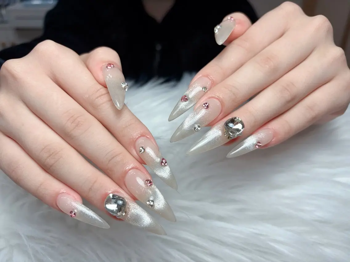 ネイル アートネイル 長さ出し ジェルネイル 韓国ネイル マグネットネイル ハンドネイル Cloudy Chan Nailのネイルデザイン
