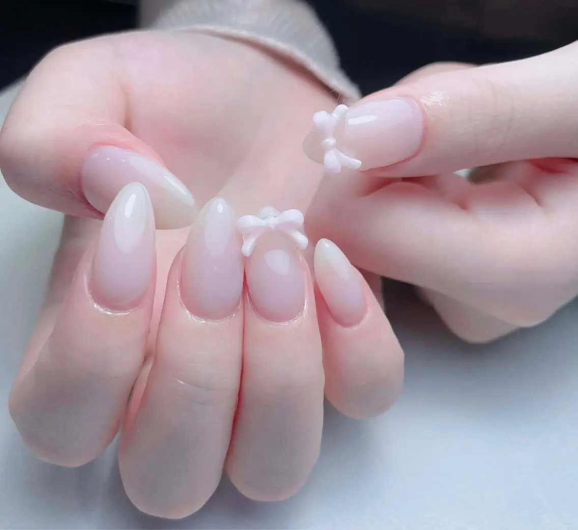 ネイル オーロラネイル フットネイル フレンチネイル ジェルネイル ガラスフレンチ ハンドネイル 中野駅から2分 MEO NAILのネイルデザイン