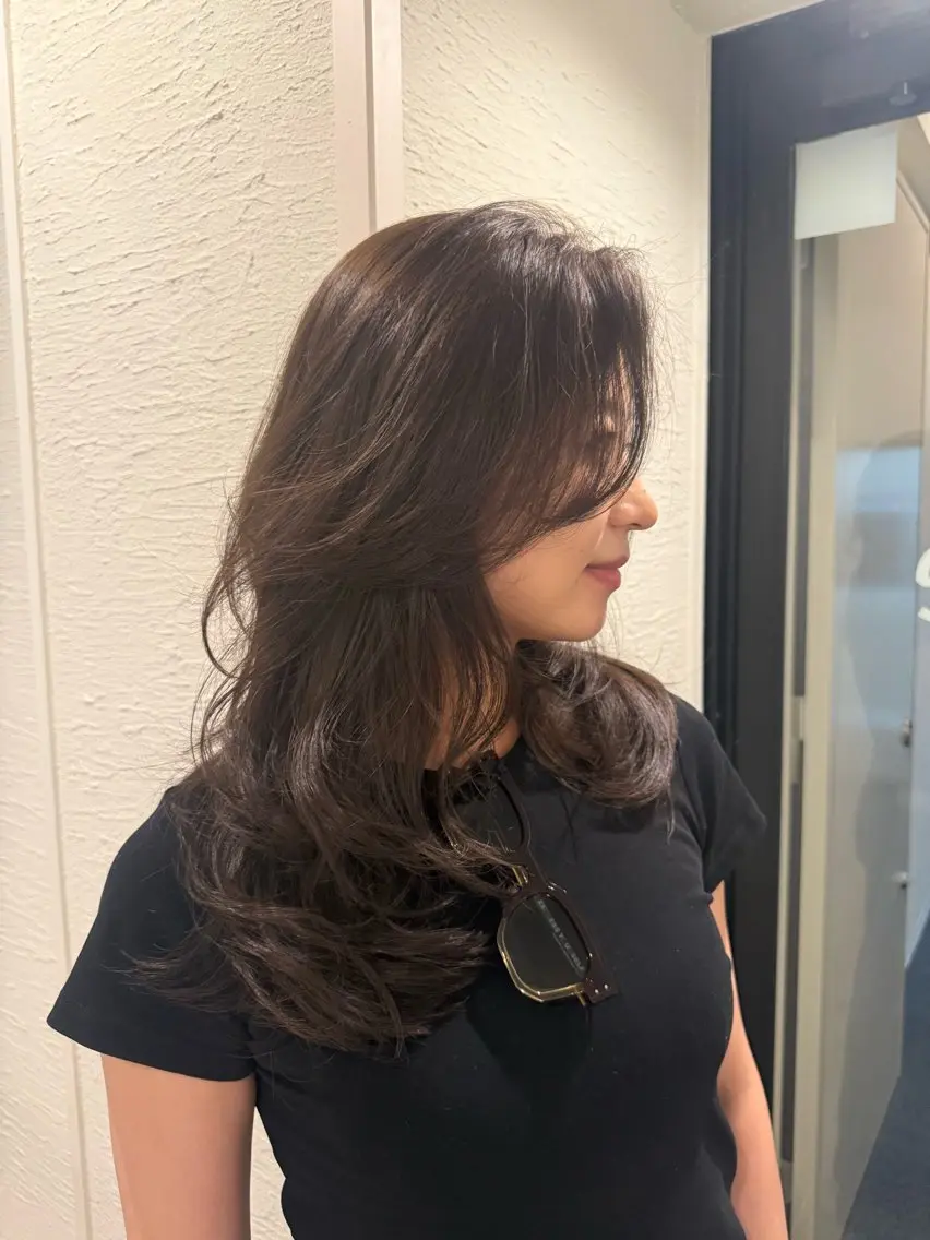 ミディアム カット 山内 都弥のヘアスタイル