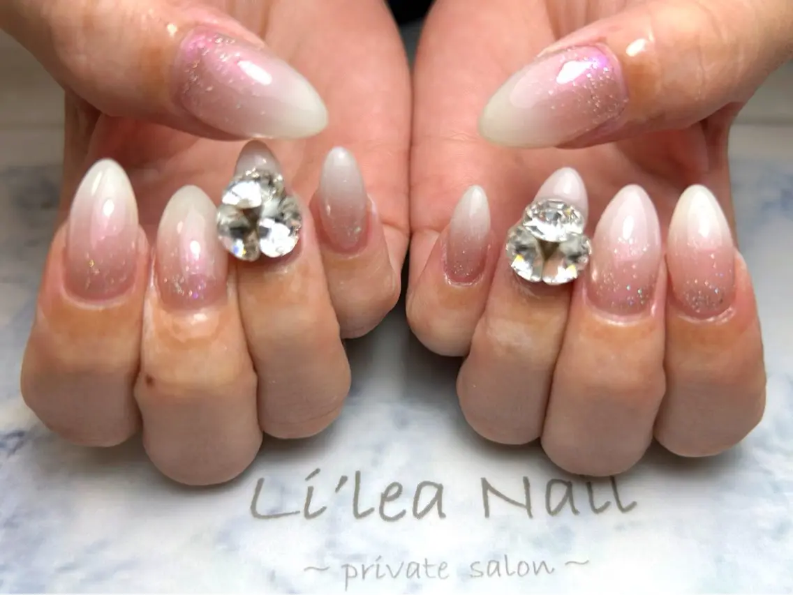 ネイル Li'leaNail AINAのネイルデザイン