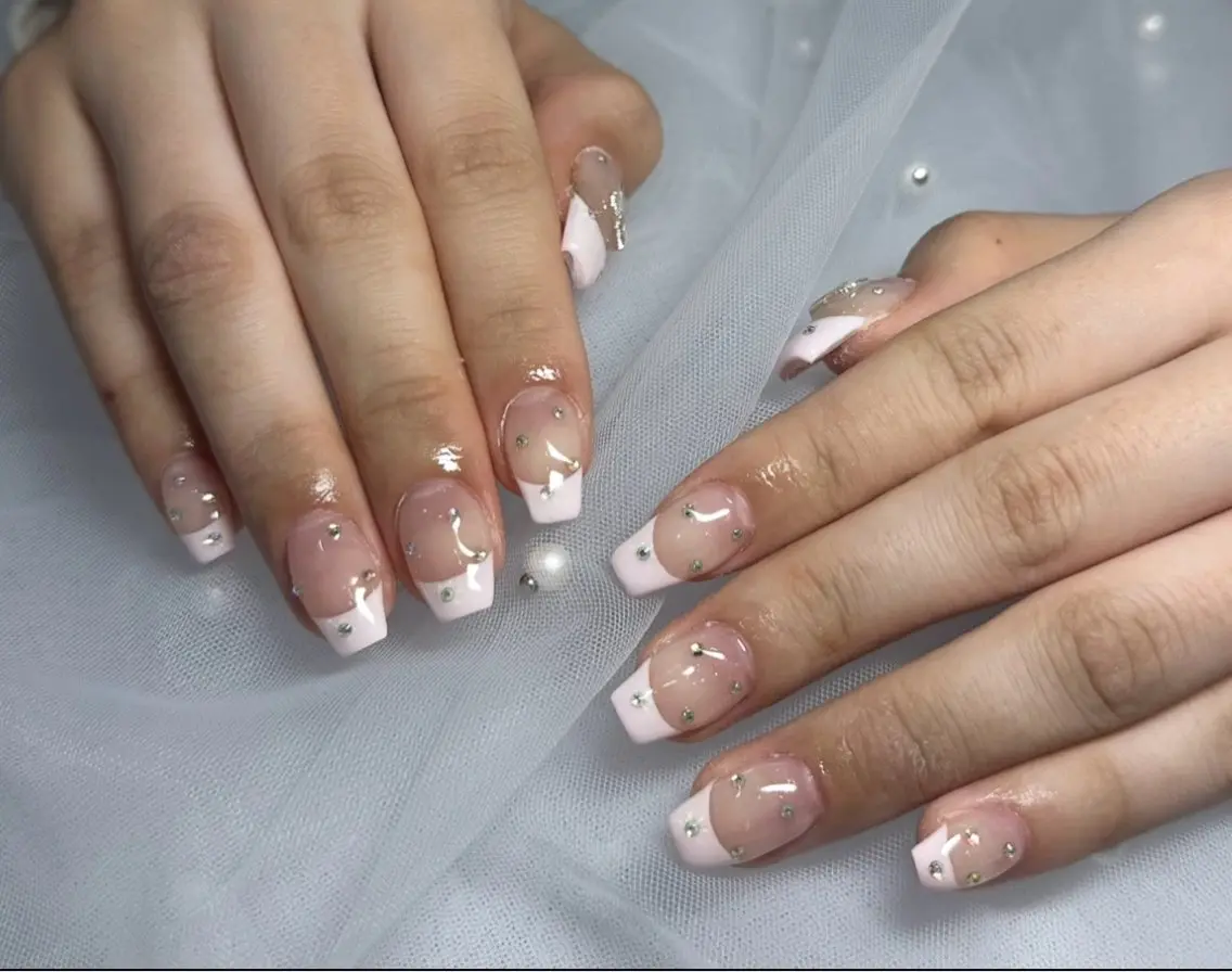 ネイル ハンドネイル フットネイル LAVISH nanamiのネイルデザイン