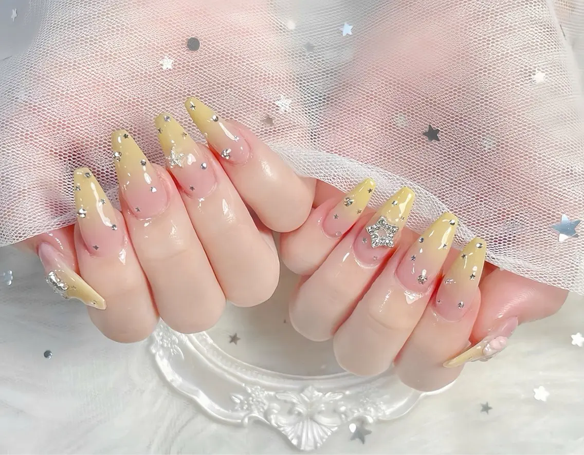 ネイル チークネイル 長さ出し フレンチネイル ジェルネイル グラデーション ハンドネイル THANHTHANH NAILのネイルデザイン