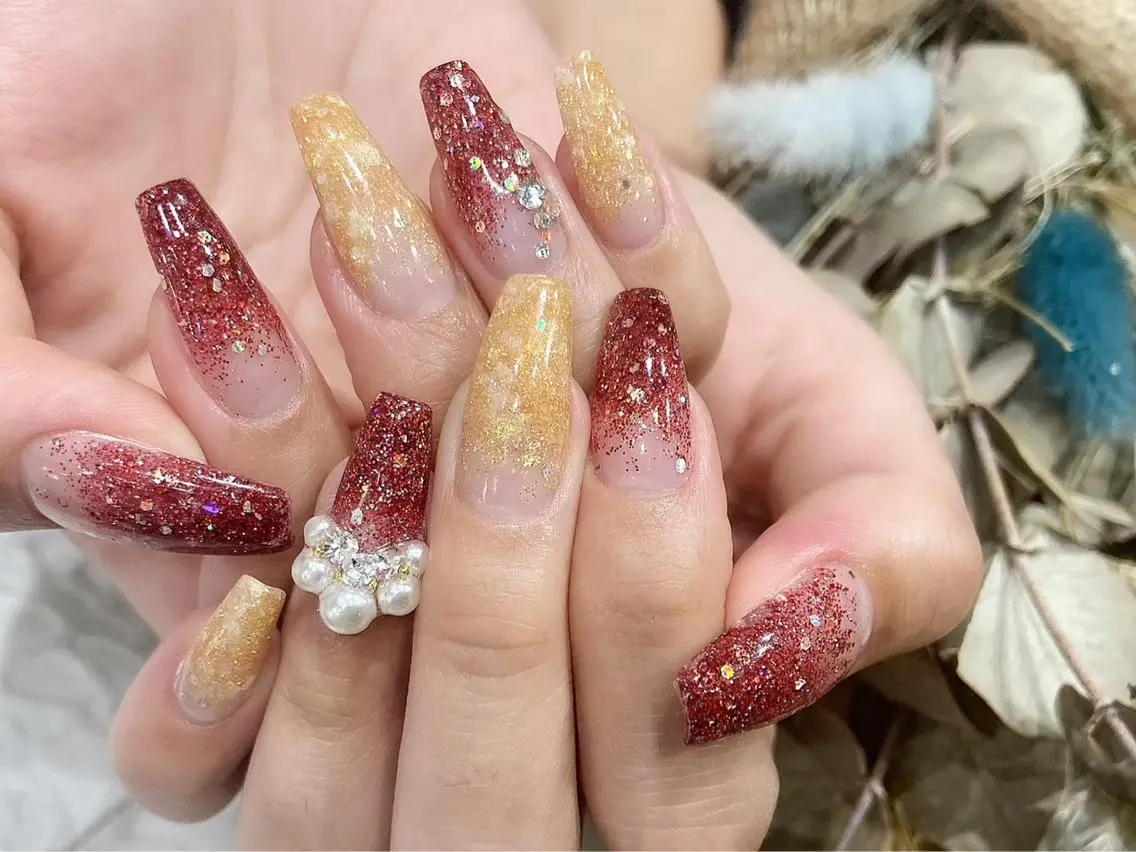 ネイル グラデーション ラメ(グリッター) ラメグラデーション スカルプネイル ハンドネイル ハンドケア nailsalon mintのネイルデザイン