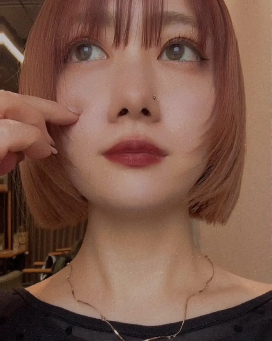 ショート カラー ミストバング ベージュカラー ブリーチ 透明感カラー ダブルカラー 髪質改善/縮毛矯正/ 艶カラー/ヘッドスパのヘアスタイル