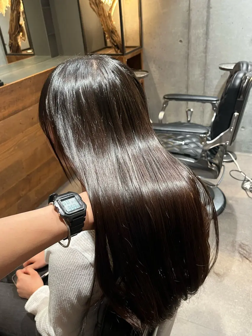 セミロング カット 縮毛矯正 大城 統也のヘアスタイル