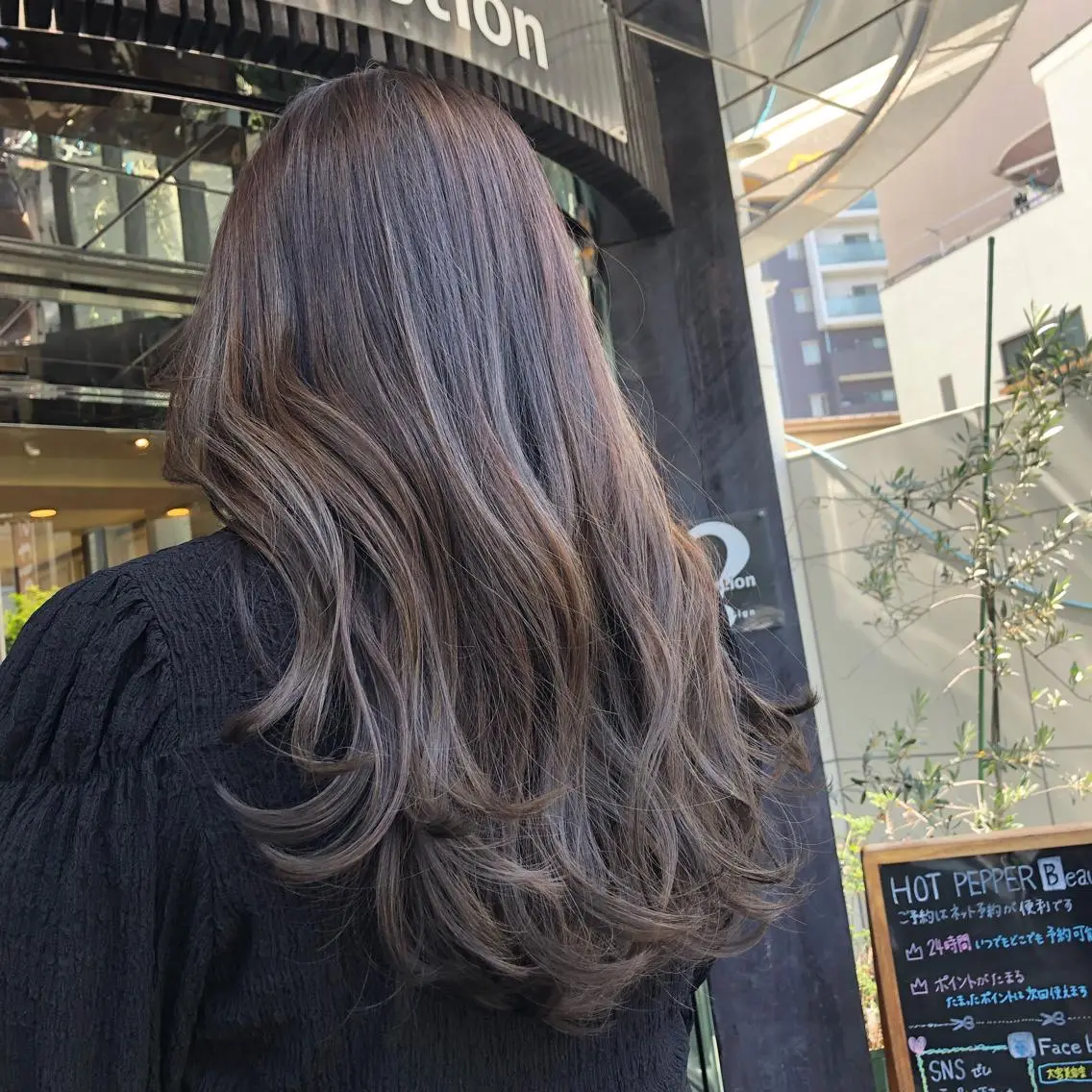 ロング カラー ヘアカラー トリートメント 山崎 絵莉香のヘアスタイル