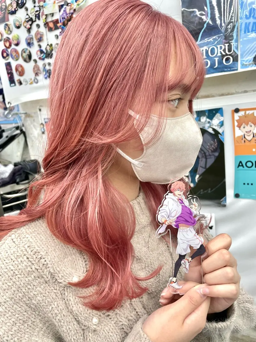 ミディアム カラー ヘアカラー トリートメント インナーカラー 推し ブリーチ 髪質改善のヘアスタイル