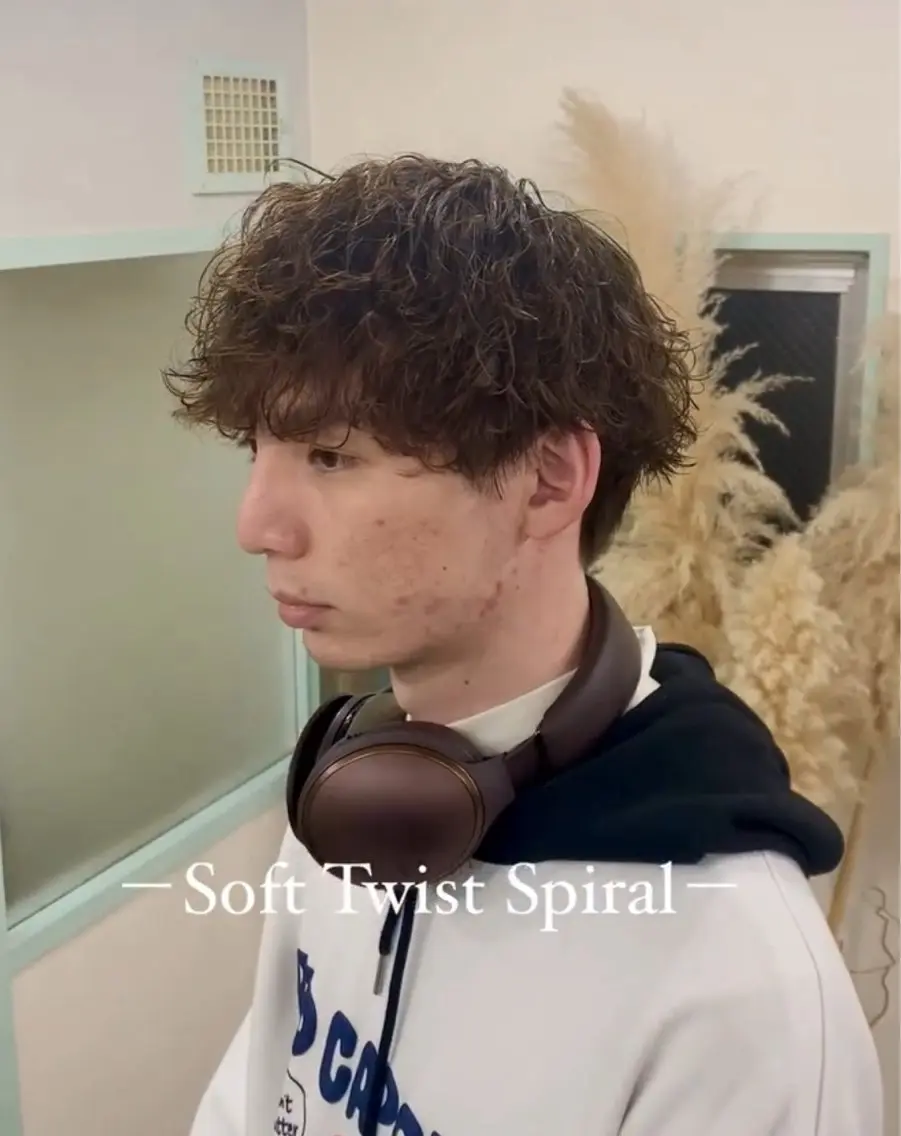 ミディアム パーマ メンズ キマるメンズパーマ クメユウキのヘアスタイル