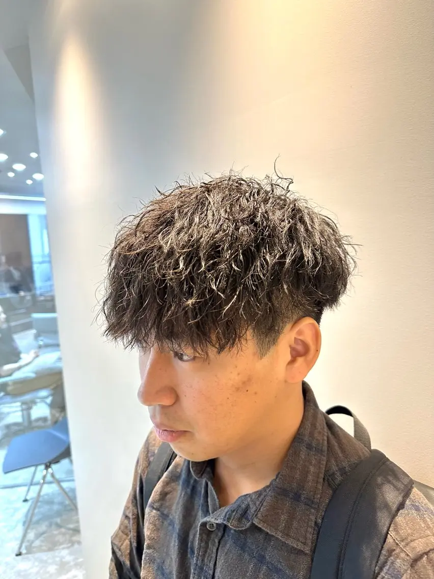パーマ メンズ アップバング マッシュ メンズパーマ メンズツイストパーマ ツイストスパイラルパーマ 梅田中崎町メンズ 美容師ユースケのヘアスタイル