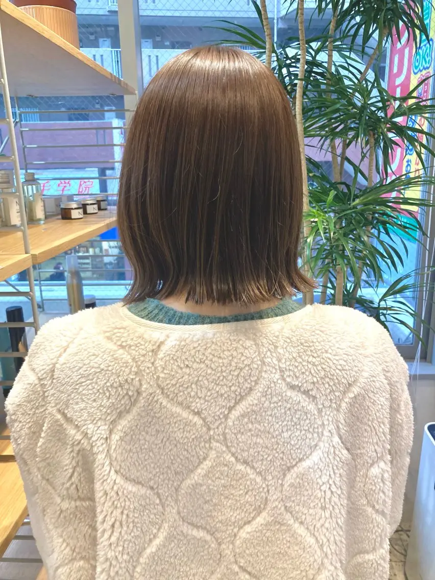✂︎前髪カット+ヘアカラー✂︎ 伸ばし中の方も髪色チェンジして前髪カットすると気分が変わりますよね🎵の写真