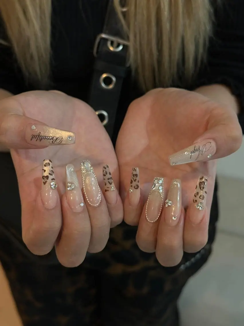 ネイル チークネイル ドット フットネイル フレンチネイル グラデーション Nihonthy Nail 新宿のネイルデザイン