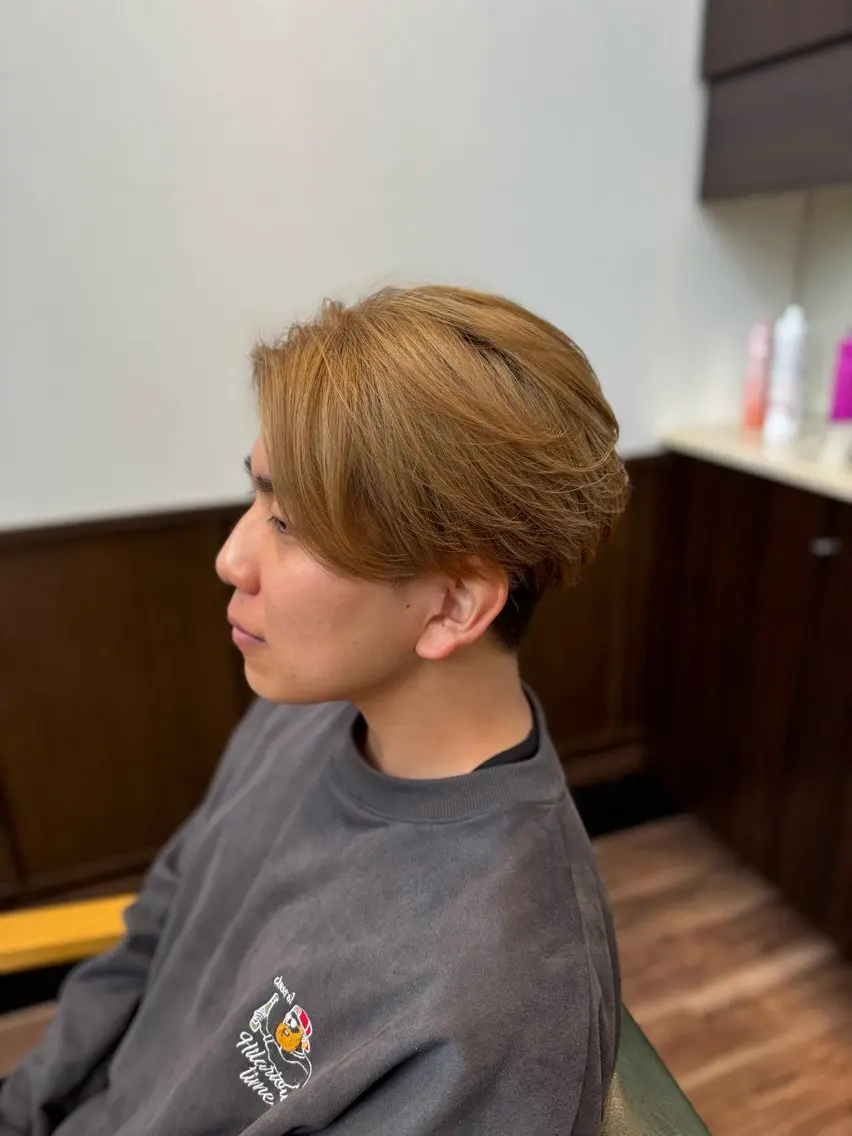 ショート カラー メンズ メンズブリーチ メンズハイトーン ベージュカラー ブリーチ ブラウンカラー カット ヘアカラー トリートメント 長屋 裕也のヘアスタイル