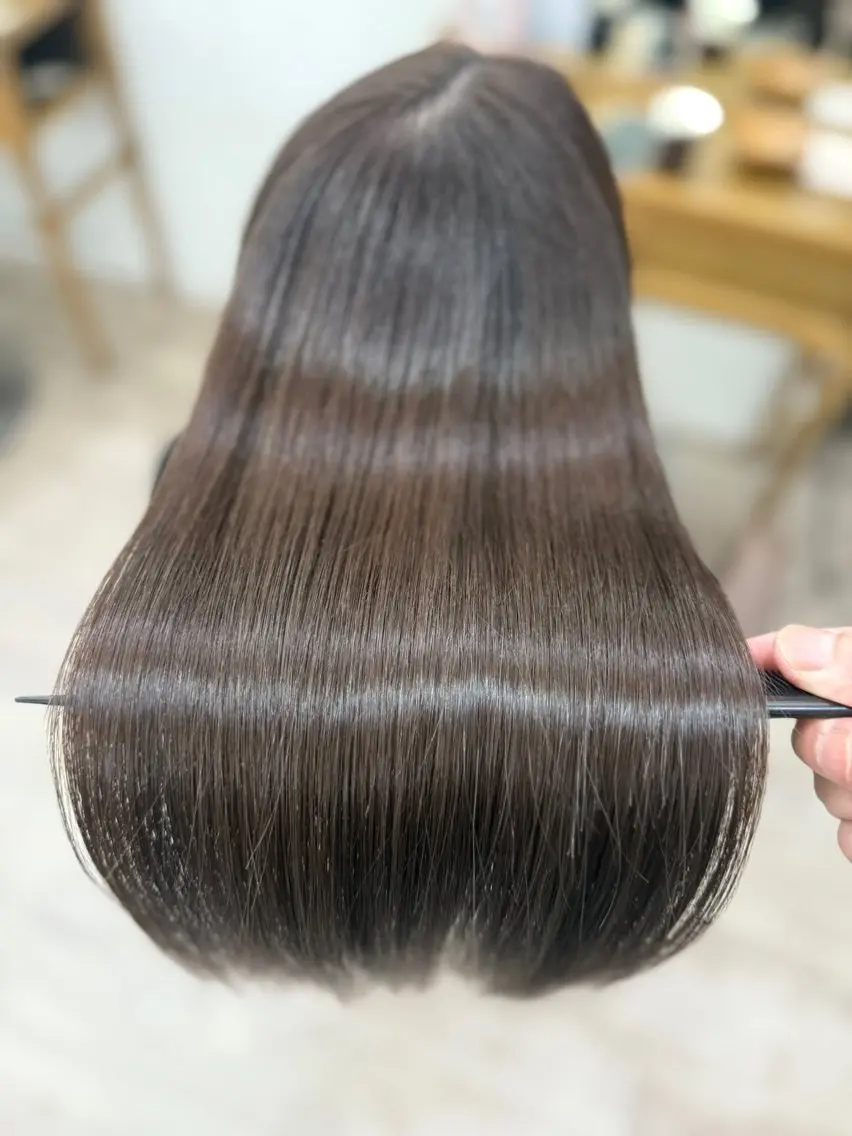 セミロング カット トリートメント 髪質改善特化🔥縮毛 、美髪形成のプロ✂️のヘアスタイル