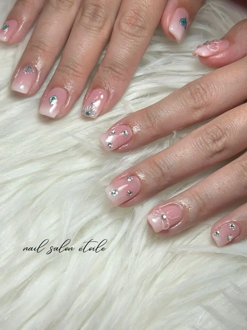 ネイル アートネイル グラデーション ピンク リボン ストーンネイル ハンドネイル nail salon étoileのネイルデザイン