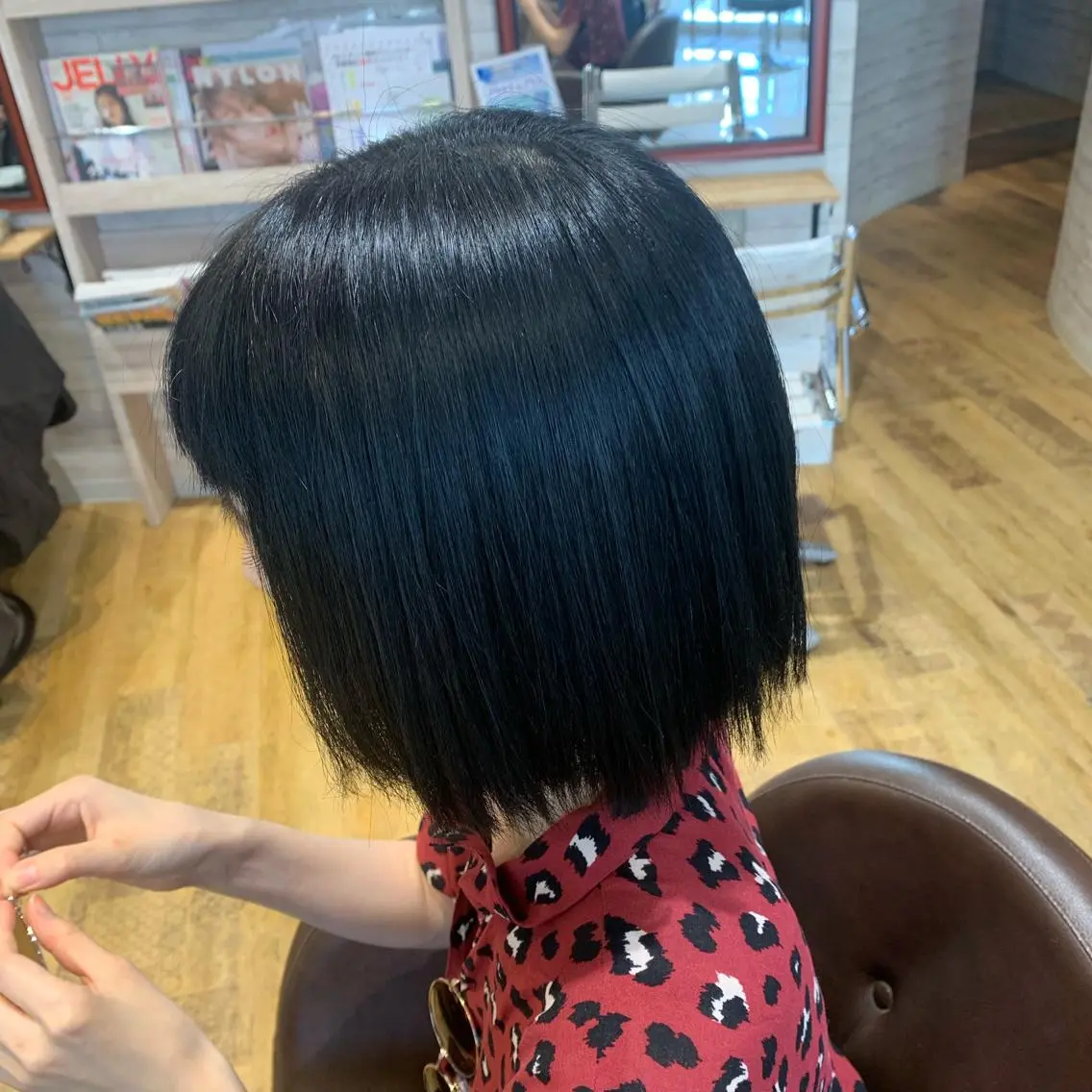 カラー 黒髪 ブルーカラー ブルーブラック ハイライトカラー 天野 利咲のヘアスタイル