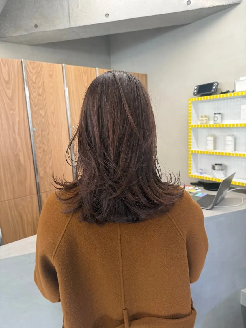 ロング カラー ロングレイヤー アッシュ ベージュカラー ブリーチ 透明感カラー カット ヘアカラー トリートメント 誰より丁寧なカット/ 小林輝/レイヤーのヘアスタイル