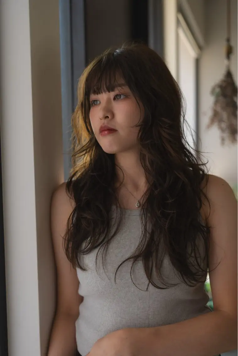 ロング カラー ベージュカラー オリーブベージュ レイヤーカット カット ヘアカラー トリートメント plus HAIR いずみのヘアスタイル