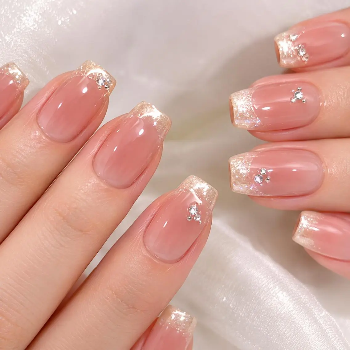【大人上品】ちゅるん美フォルムフレンチ✨ベースカラー変更OKの写真