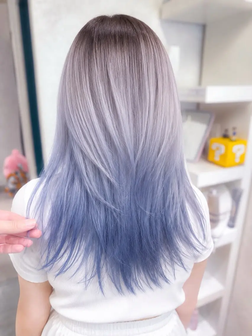 セミロング カラー ベージュカラー ブリーチ ブルーカラー ホワイトベージュ 伸ばしかけ ヘアカラー 【デザインカラー】 南堀江 宇都宮のヘアスタイル