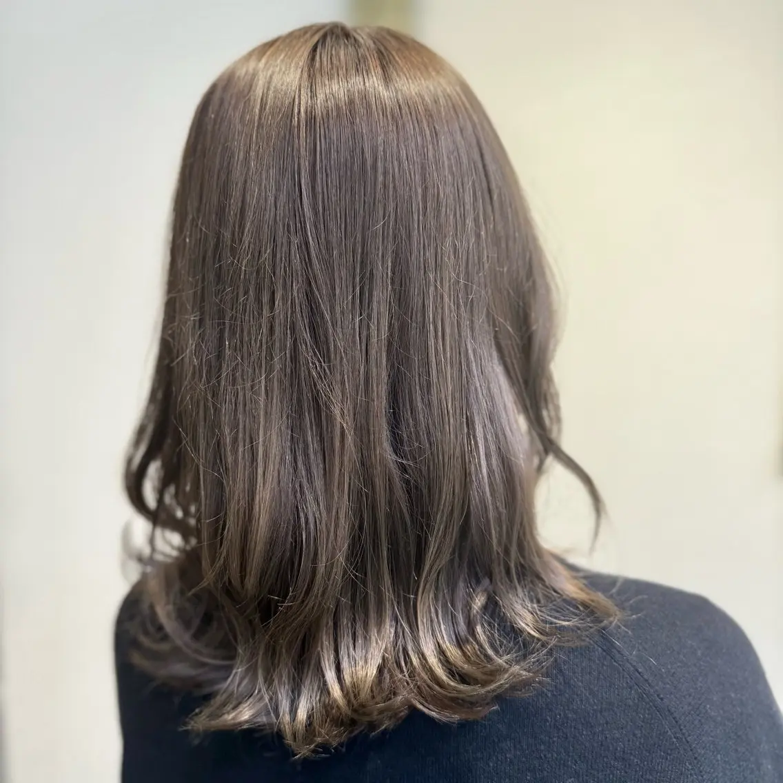 ミディアム カラー ヘアアレンジ ベージュカラー オリーブベージュ カット ヘアカラー トリートメント ショート×カラー 🦊堀米早紀【荻窪】のマツエク・マツパデザイン