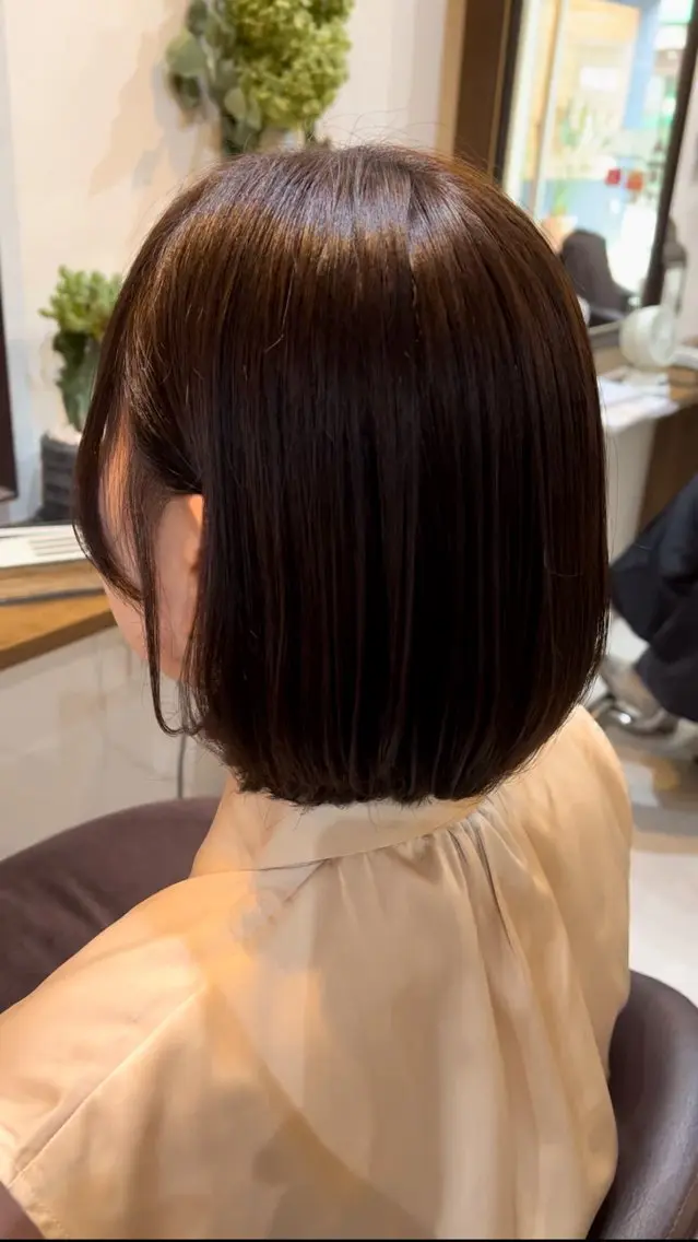 ミディアム カラー ベージュカラー ボブ イノウエ マナミのヘアスタイル