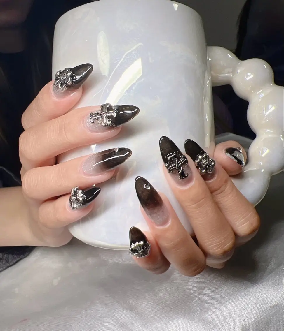 ネイル ハンドネイル Lee Nailsのネイルデザイン
